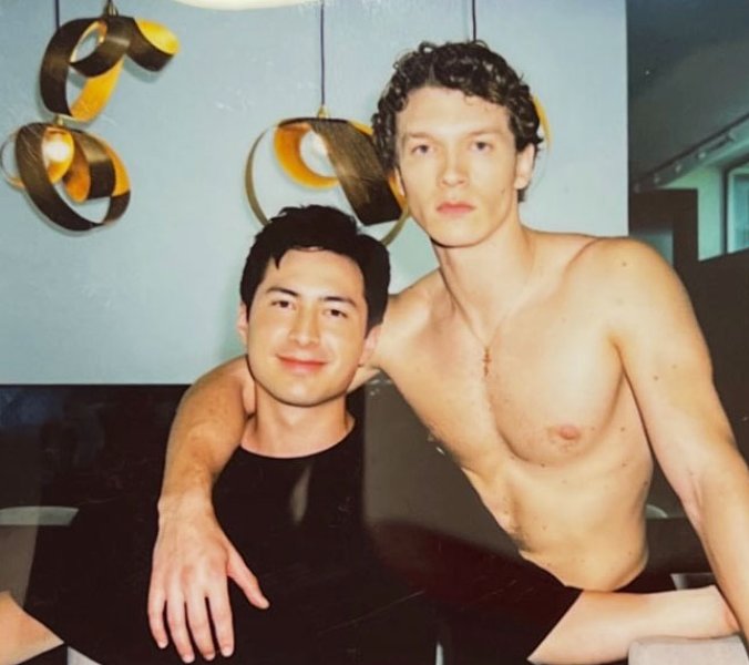 Heated Rivalry Darsteller Fackelträger Olympia