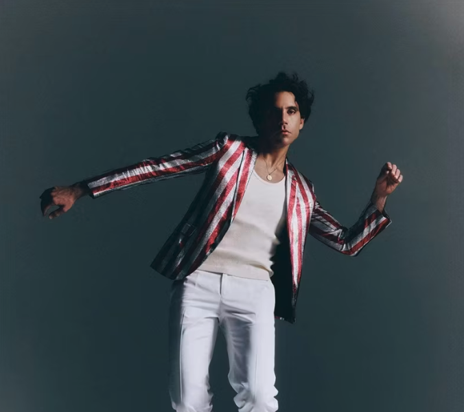 Mika kehrt nach sieben Jahren Pause mit "Hyperlove" zurück