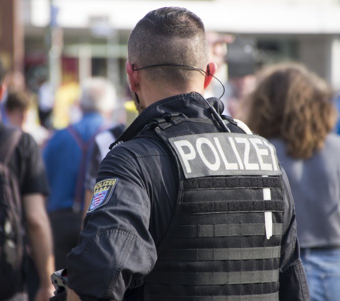 Polizei ermittelt nach queerfeindlichem Angriff in Frankfurt