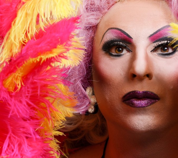 Drag-Queen Gina de l'Amoure