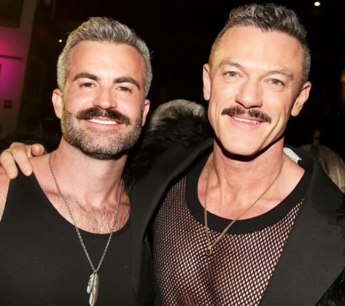 Luke Evans findet erst mit über 40 seinen Seelenverwandten
