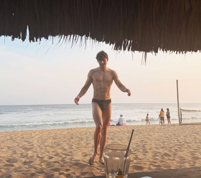 Miles Heizer zeigt sich nach Boots-Aus muskulöser denn je