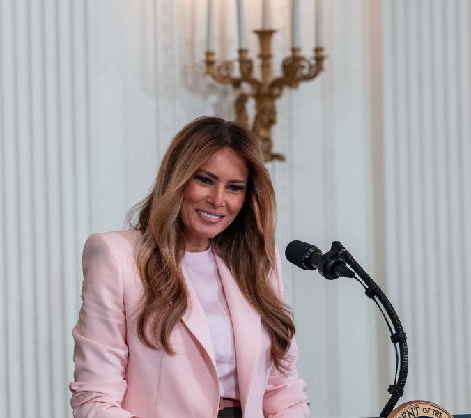 Melania Trump löst Gelächter mit Lob für Ehemann aus