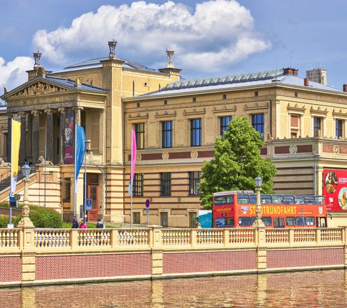 AfD-MV will Regenbogenflaggen an Behörden verbieten