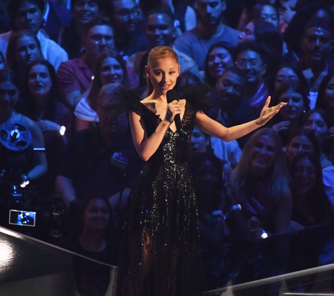 Ariana Grande verschiebt drei Konzerte aus Sicherheitsgründen