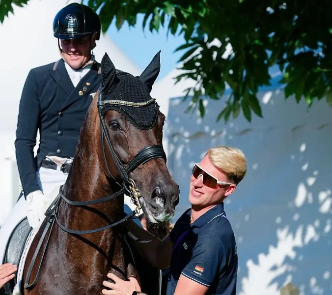 Partner im Sattel und Stall 