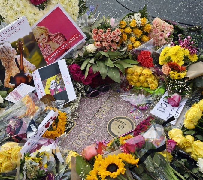 Dolly Partons Stern auf dem Walk of Fame zerstört 