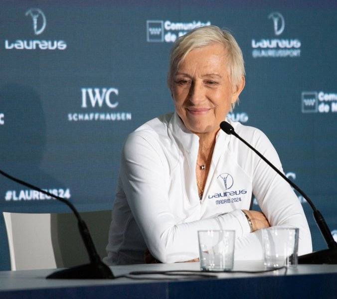 Martina Navratilova spricht bei der Laureus-Pressekonferenz 2024 in Madrid.